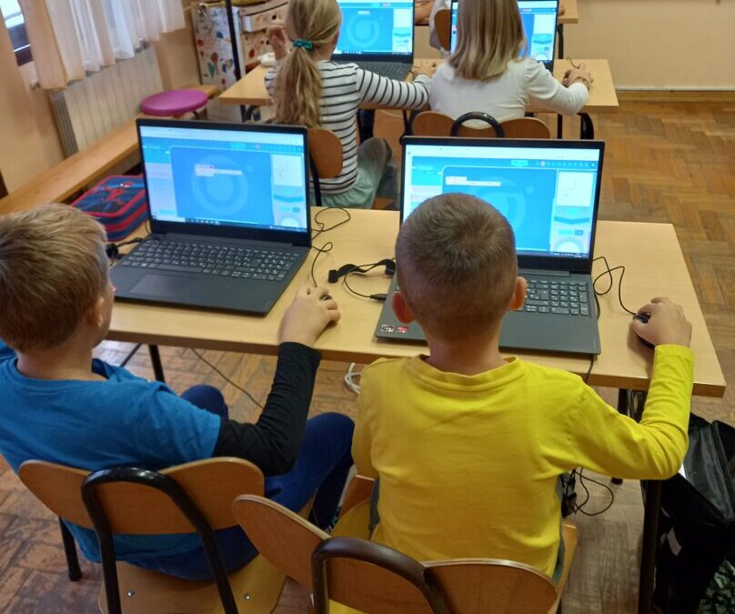 CODE WEEK 2025.